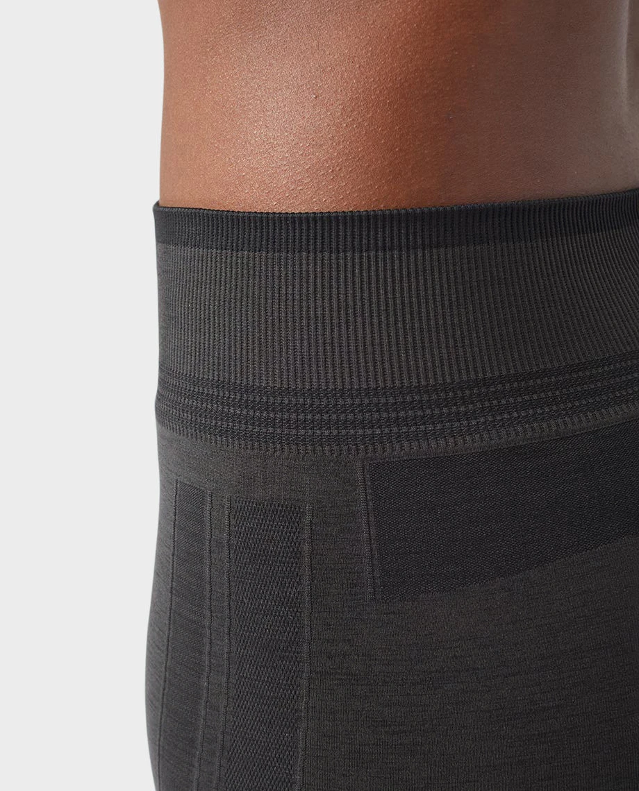 STIO Women's Basis® Seamless Tech Tight 17 STIO Women's Basis® Seamless Tech Tight - Image 15