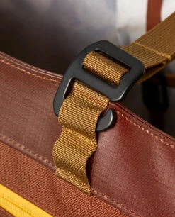 STIO Basin XT CarryAll 25L -Stio 400041 293 detail buckle 041e0f0b 3d01 4196 85b5 33065cb1f9ff
